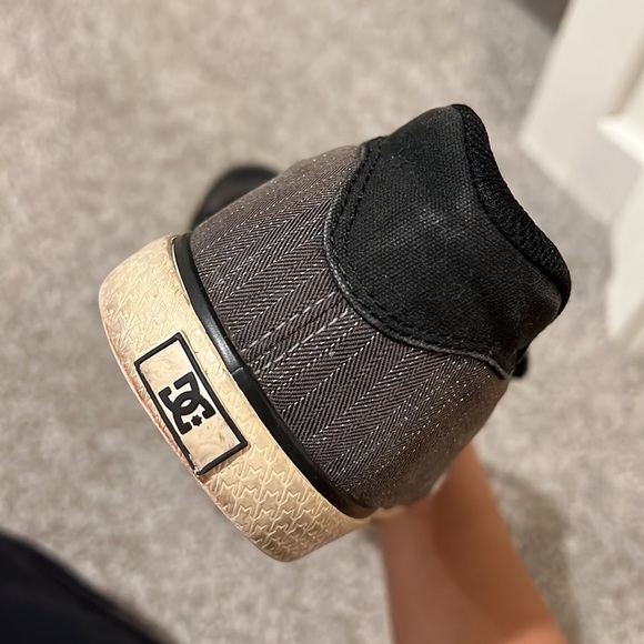DC Shoes - Picture 6 of 7